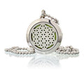 Collar con medallón redondo plateado de 25 mm con diseño calado de flor de la vida