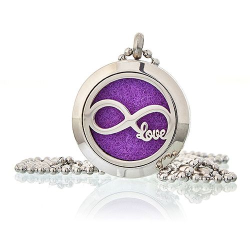 Collar con medallón redondo plateado de 25 mm con diseño calado de amor infinito